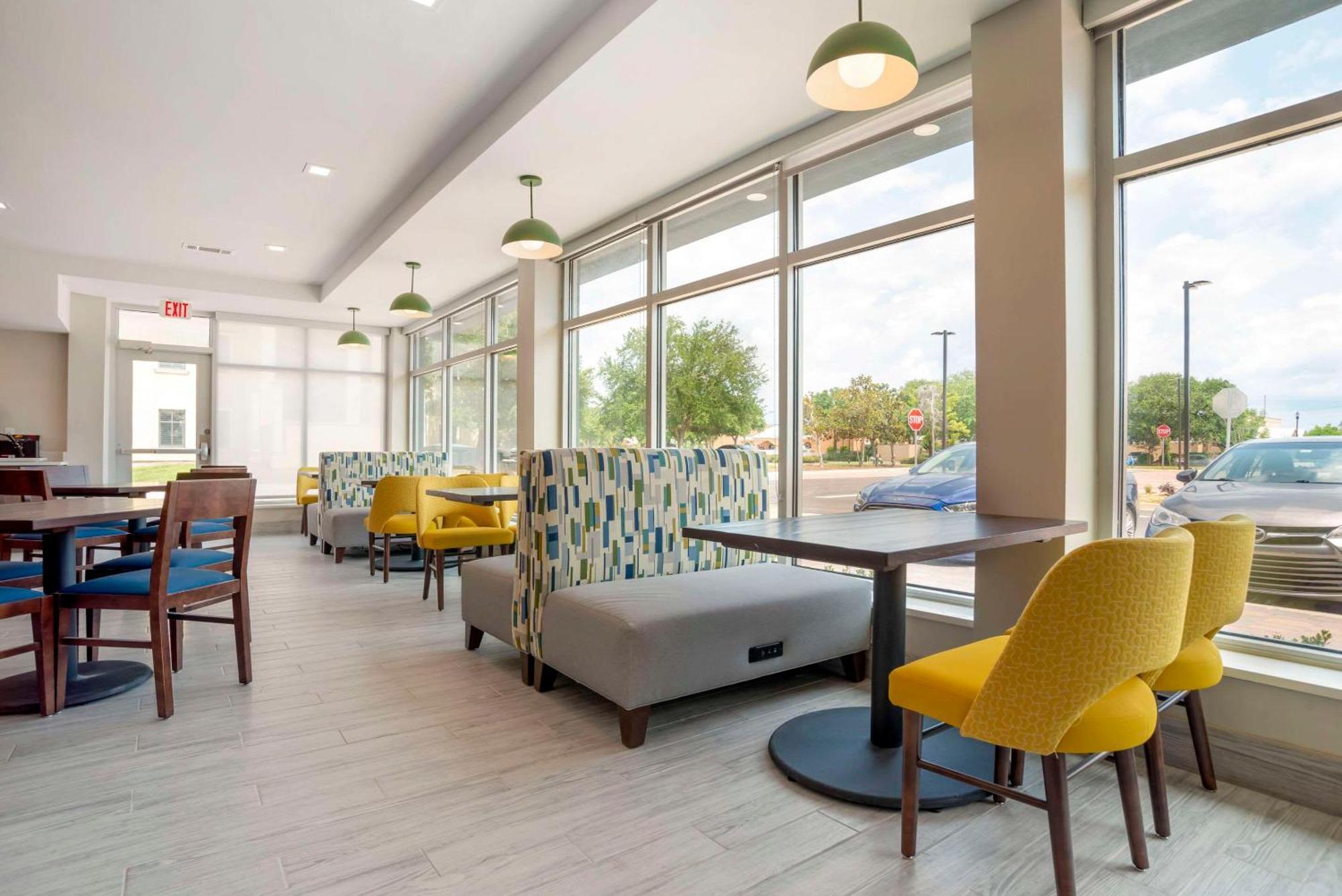 Comfort Inn & Suites Destin Near Henderson Beach Мирамар-Бич Экстерьер фото